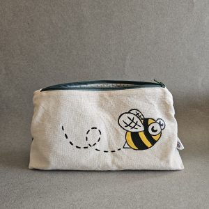 Trousse abeille cartoon vue de face ouverte