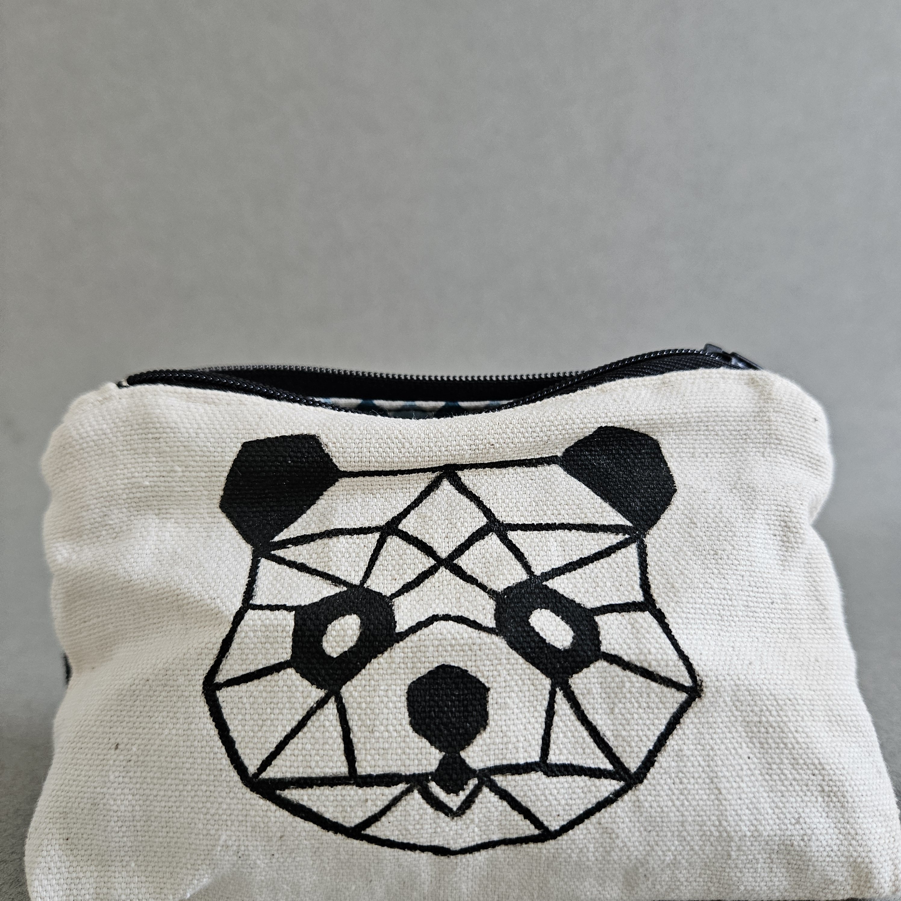 Zoom porte-monnaie panda géométrique