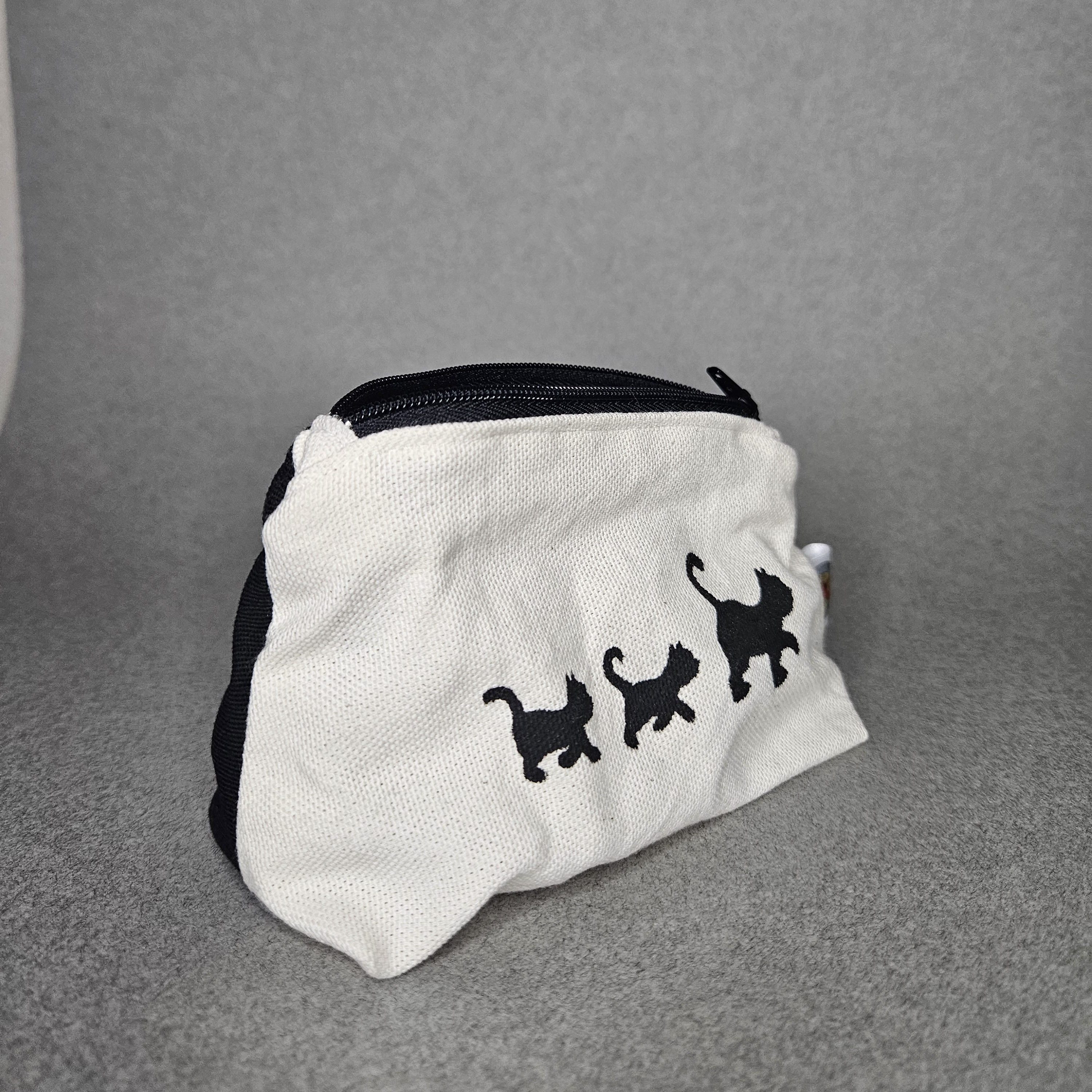 Vue de côté Porte-monnaie chats