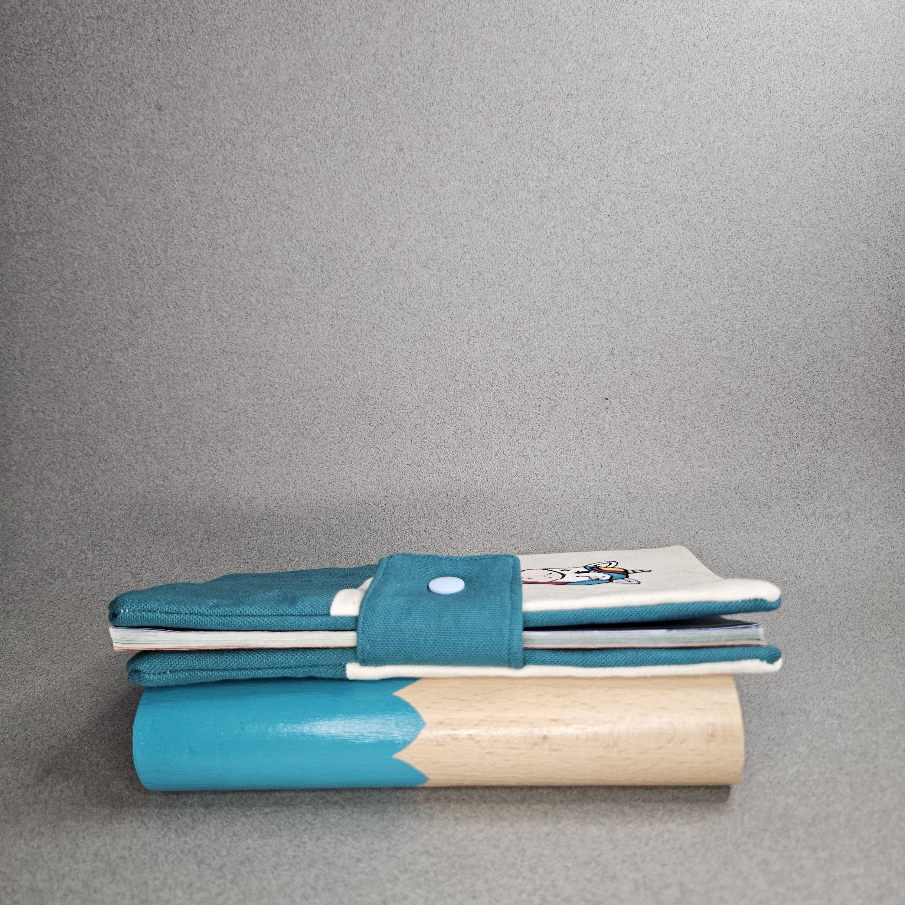 Photo produit carnet de sante licorne tranche