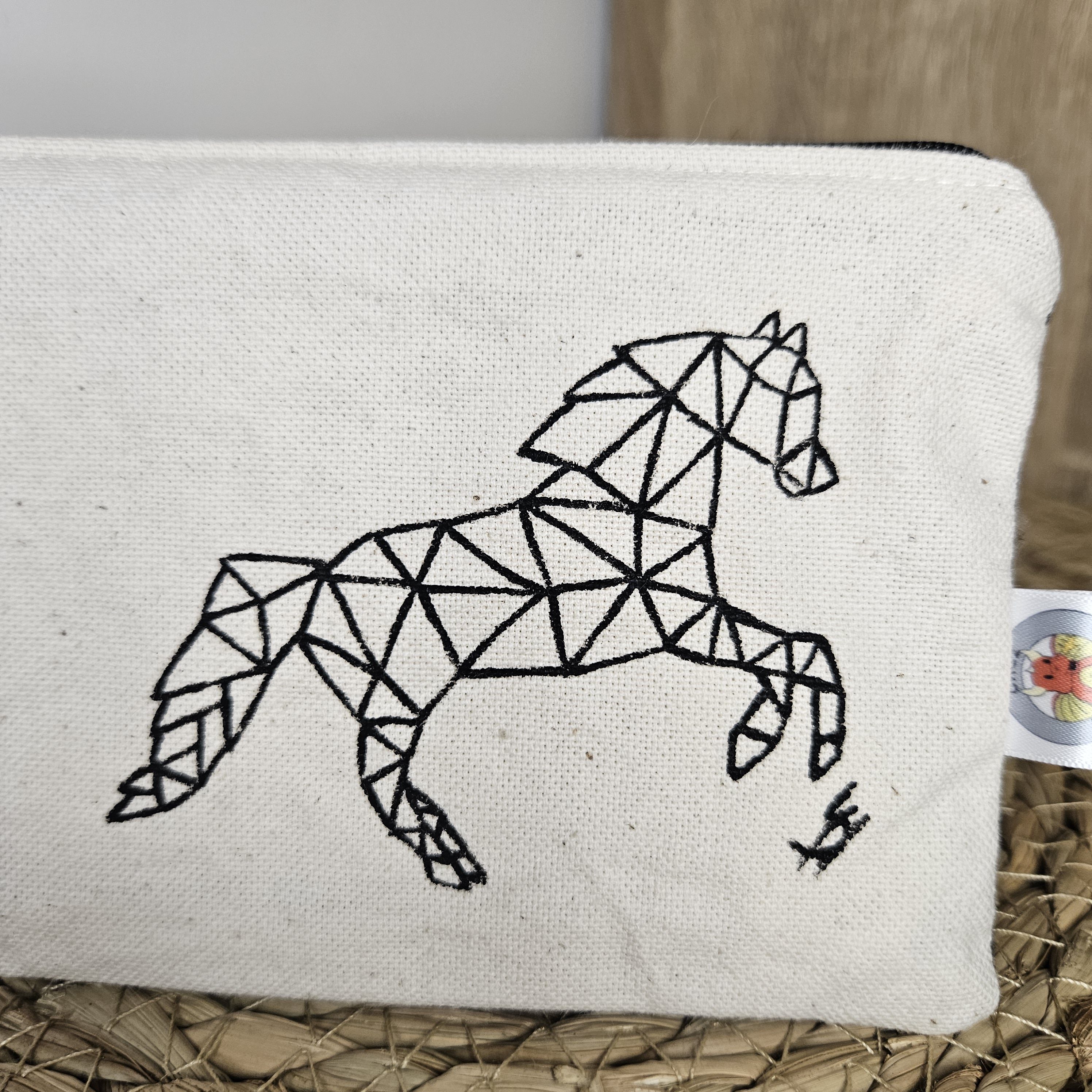 zoom dessin cheval géométrique