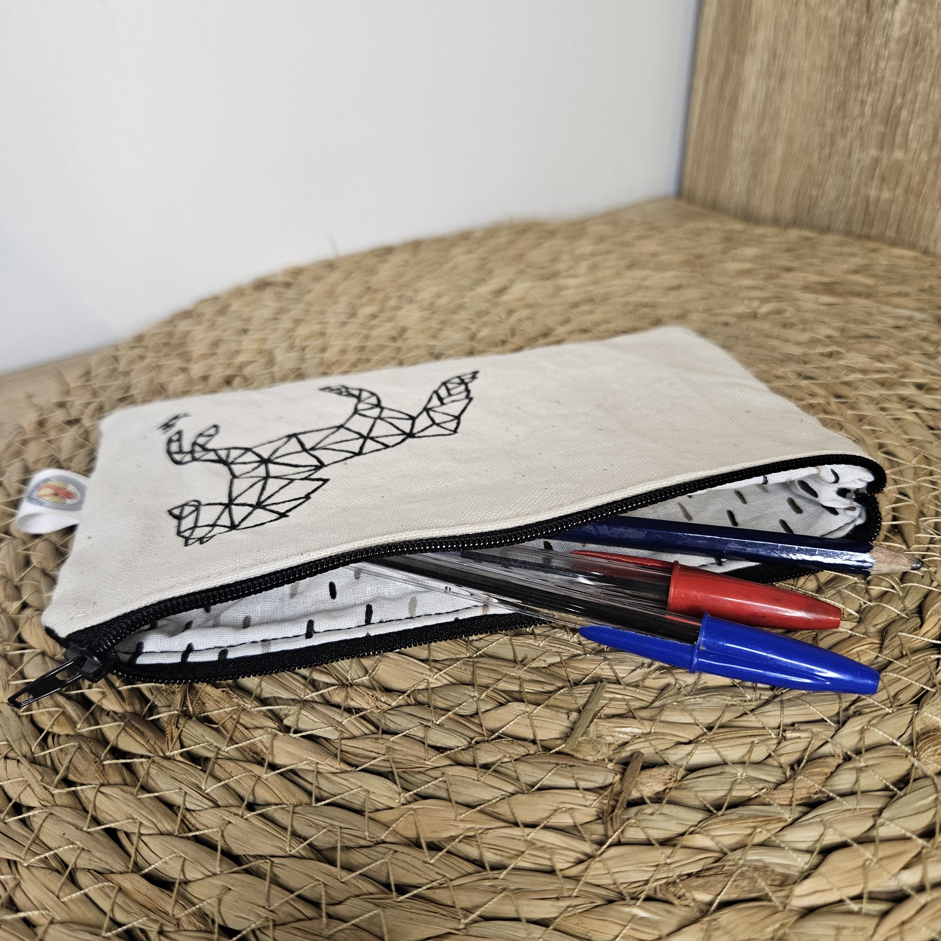 Pochette cheval géométrique pratique pour l'école