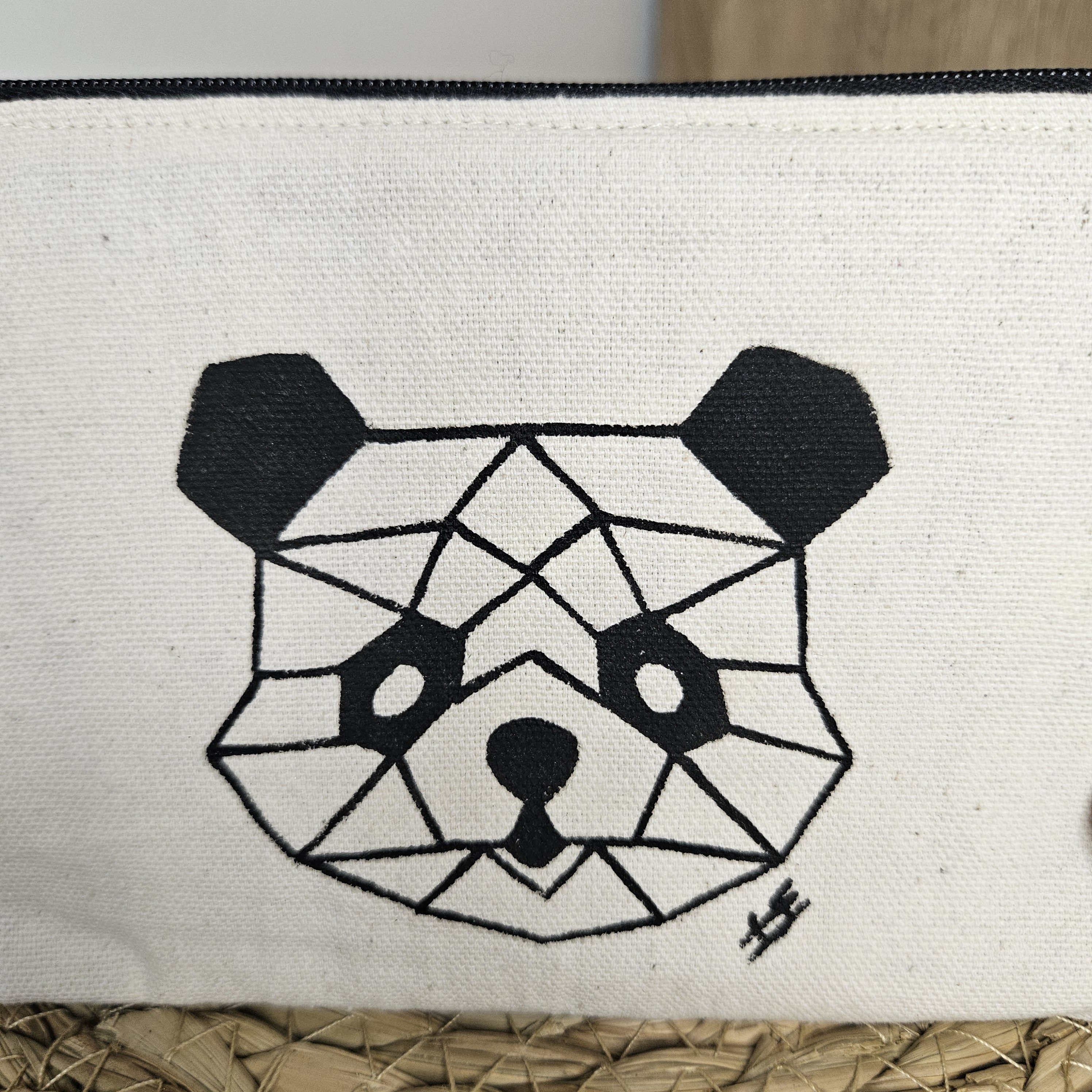 Zoom dessin pochette panda géométrique