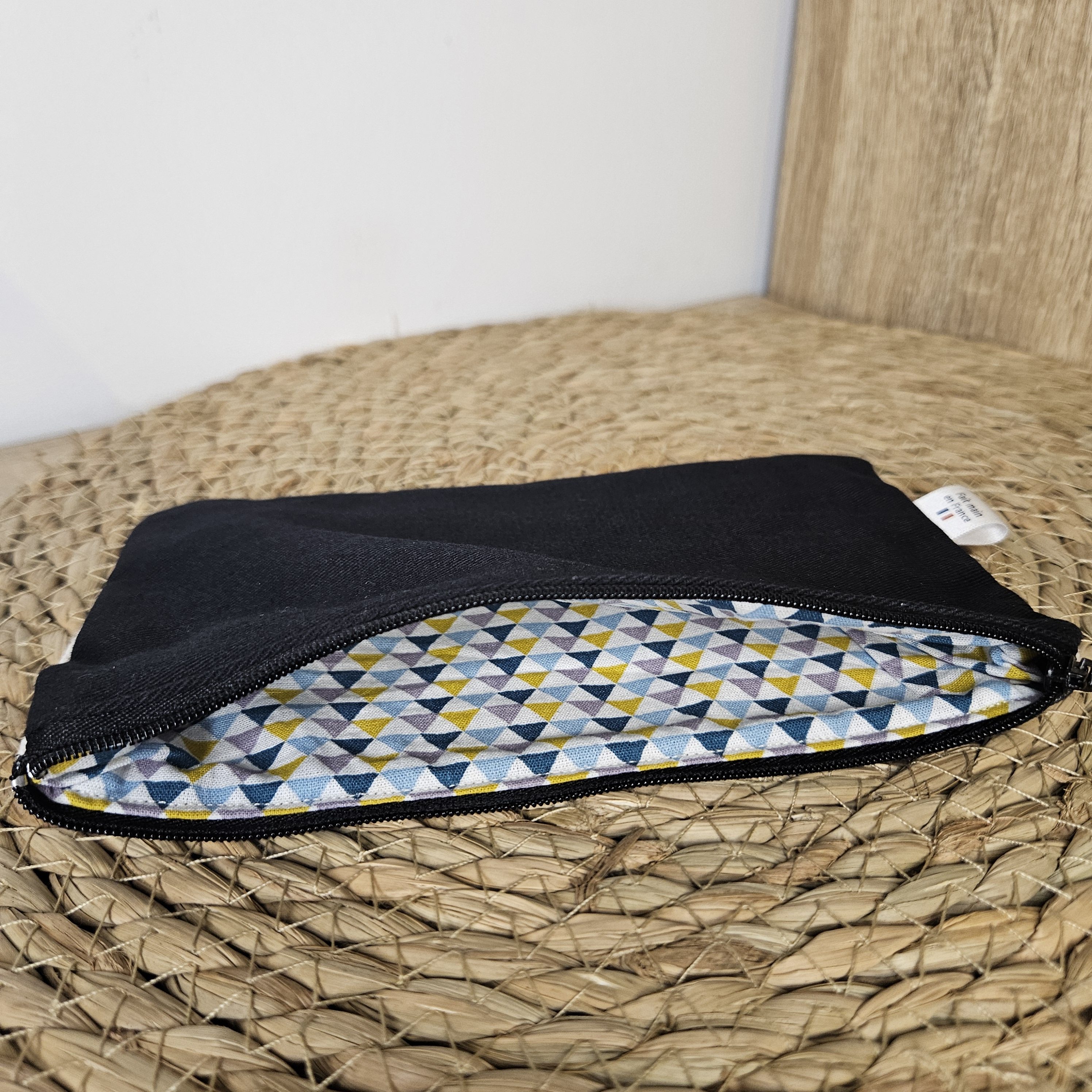 Doublure triangle Bleu moutarde pochette panda géométrique