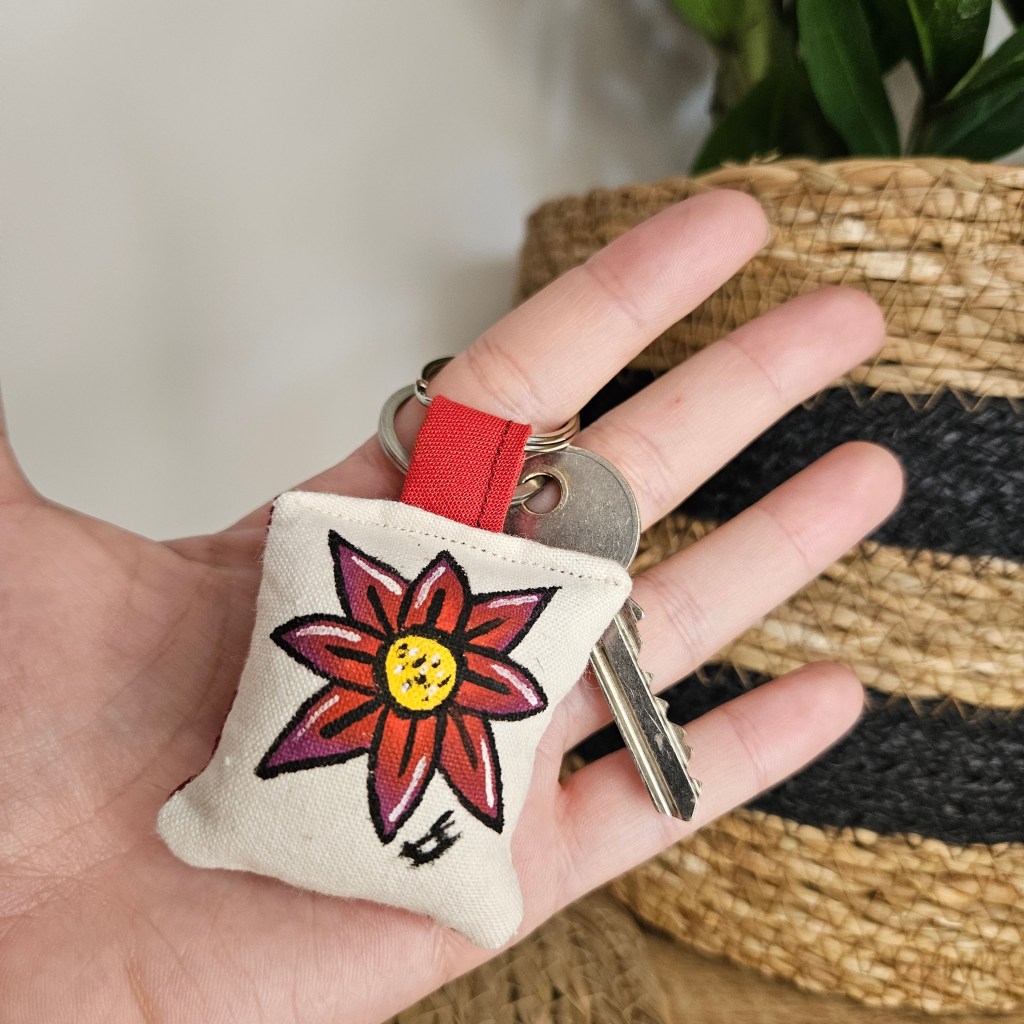Porte-clé fleur violette anneau en métal pour accrocher