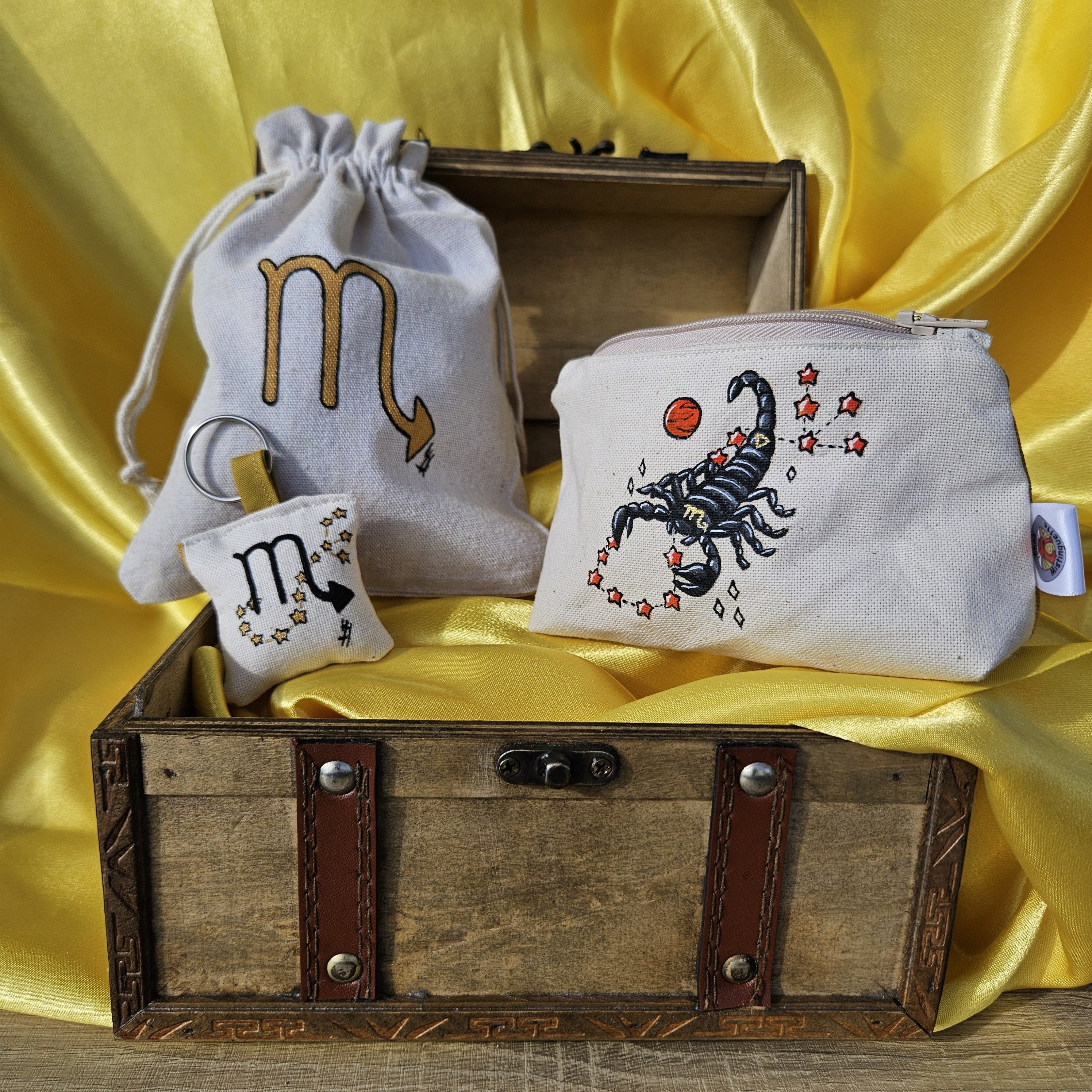 Coffret porte-monnaie et porte-clé Scorpion avec leur pochon réutilisable