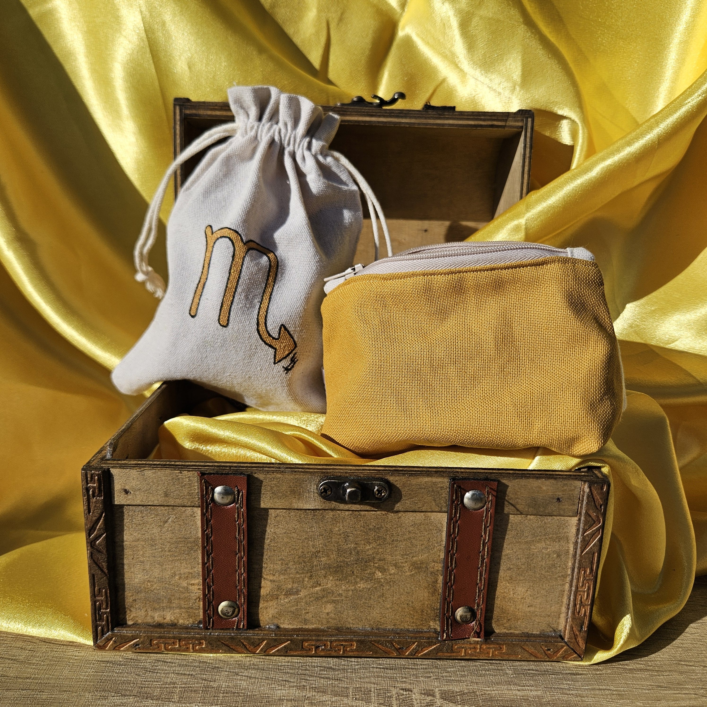 Porte-monnaie scorpion arrière moutarde