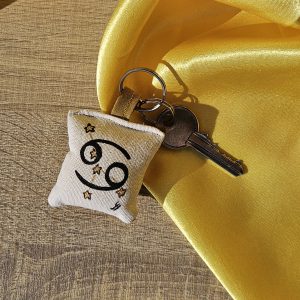 Porte-clé Cancer anneau en métal pour accrocher