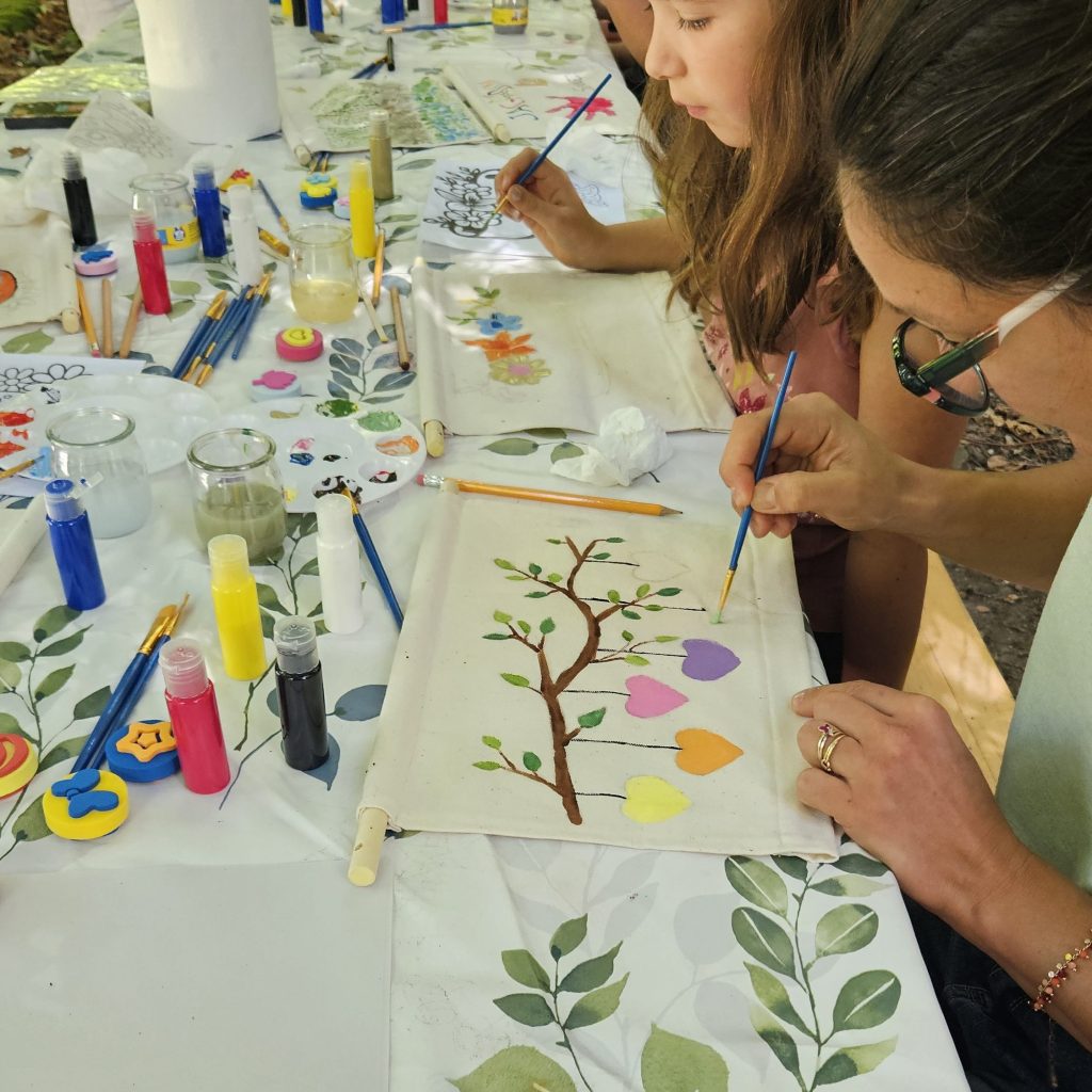 Atelier créatif au camping le moulin du Luech Peyremale été 2025