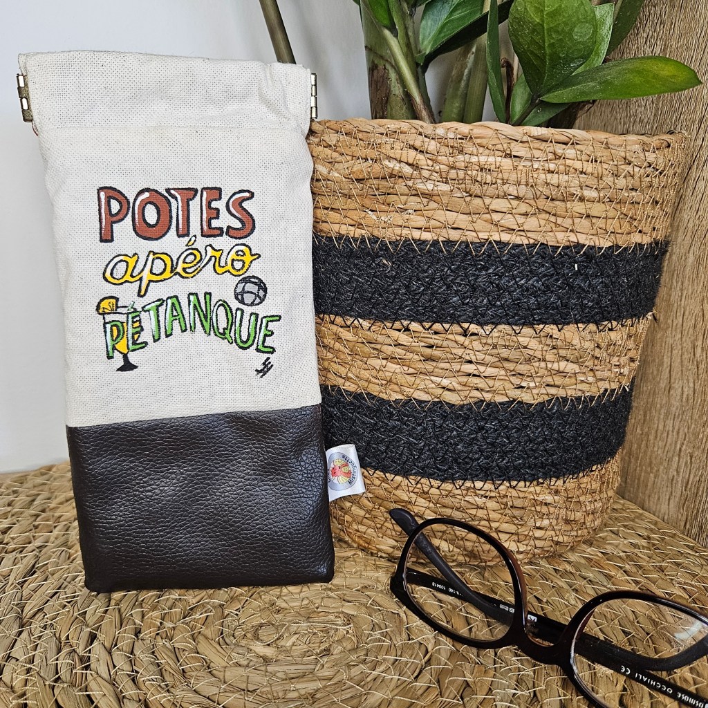 étui à lunettes clic-clac motif Potes, apéro, pétanque vue de face