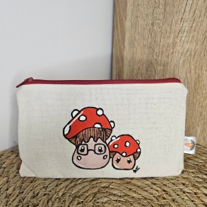 Pochette plate champignons cartoon vue de face fermée