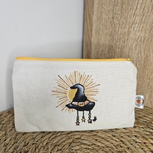 Pochette plate vue de face motif chapeau de sorcière soleil ouverte