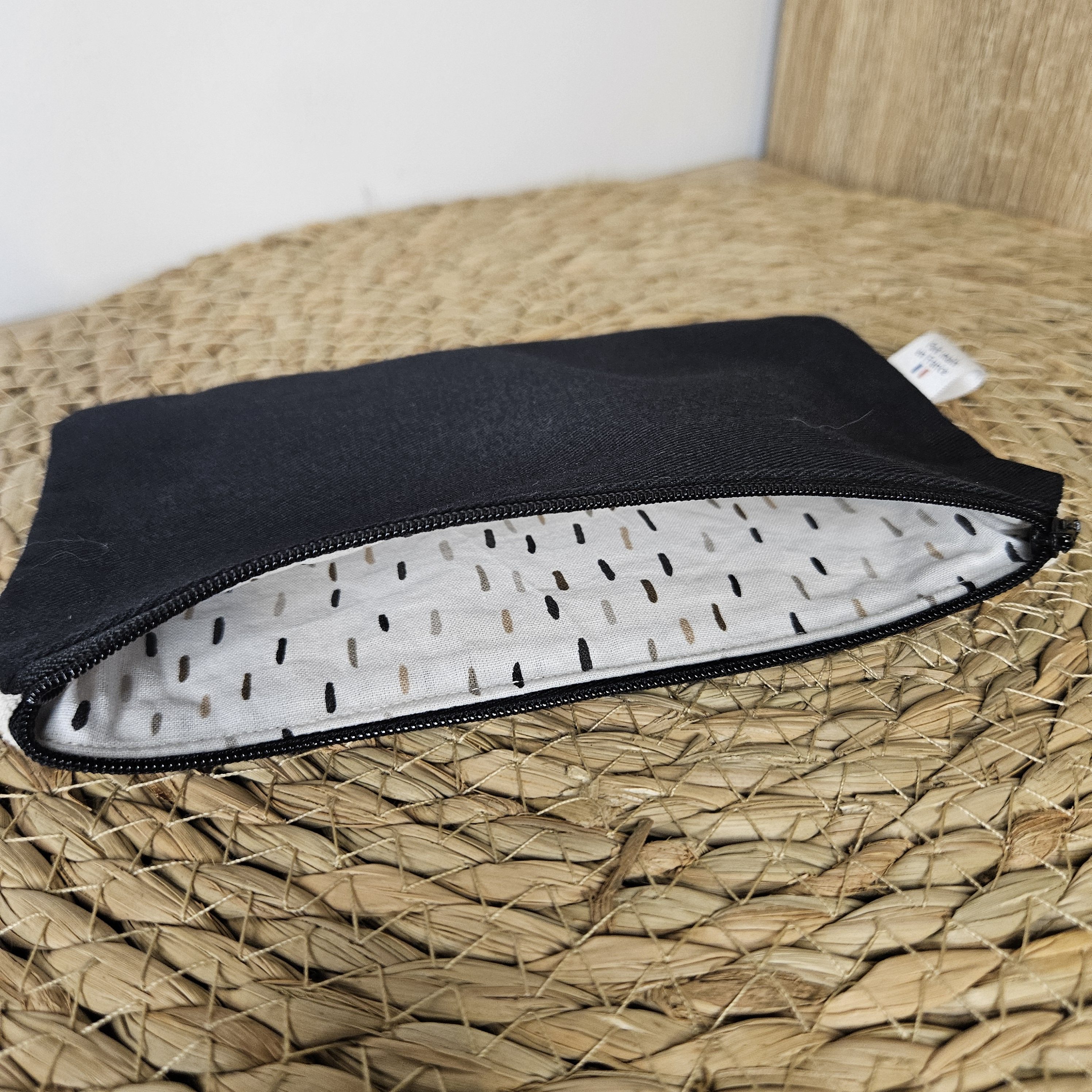 Doublure petits traits et arrière noir pochette zèbre